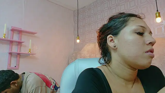 Snapshot of Annyeli chatting on 11-10-25, 05:56 Annyeli online show from 11-10-25, 05:56