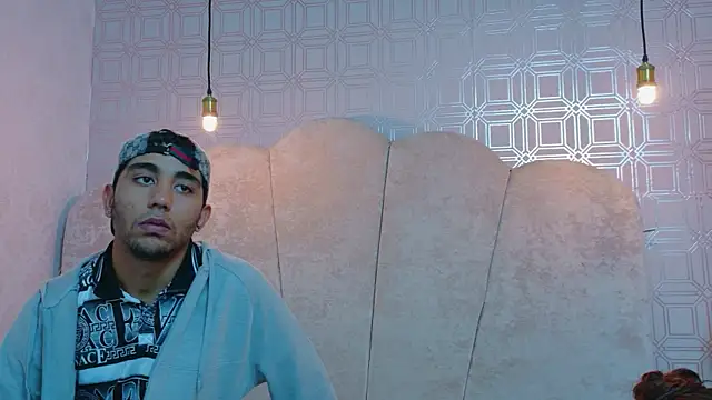 Snapshot of Annyeli chatting on 11-15-25, 02:13 Annyeli online show from 11-15-25, 02:13