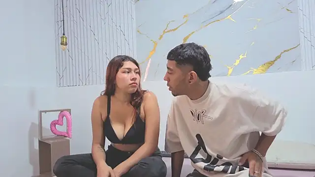 Snapshot of Annyeli chatting on 11-25-25, 11:32 Annyeli online show from 11-25-25, 11:32