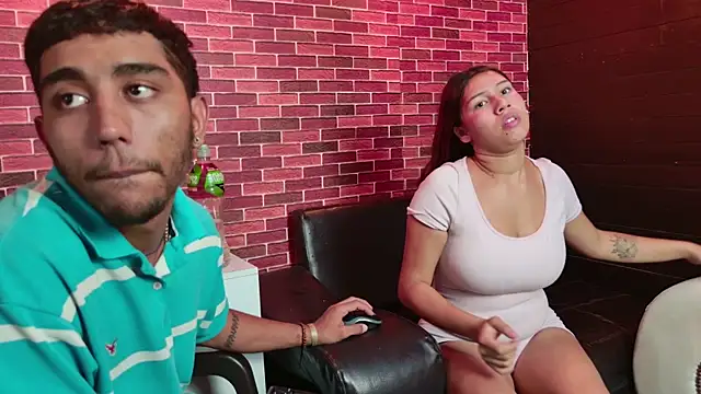 Snapshot of Annyeli chatting on 12-04-25, 02:48 Annyeli online show from 12-04-25, 02:48