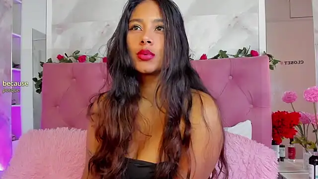 Snapshot of AnnaQueen_ chatting on 10-14-25, 05:36 AnnaQueen  online show from 10-14-25, 05:36