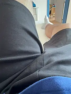 Snapshot of Gartengolem chatting on 03-06-25, 03:13 Gartengolem online show from 03-06-25, 03:13