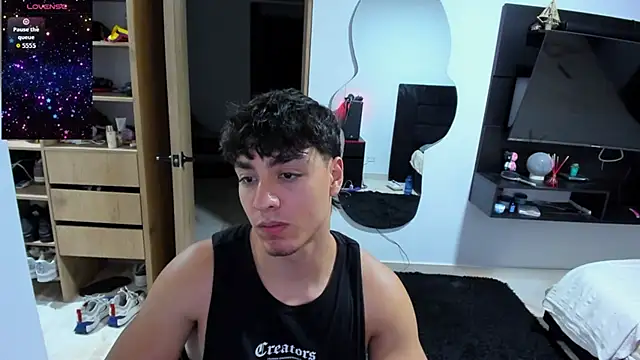 Cristhian Evans online show from 10-15-25, 02:33