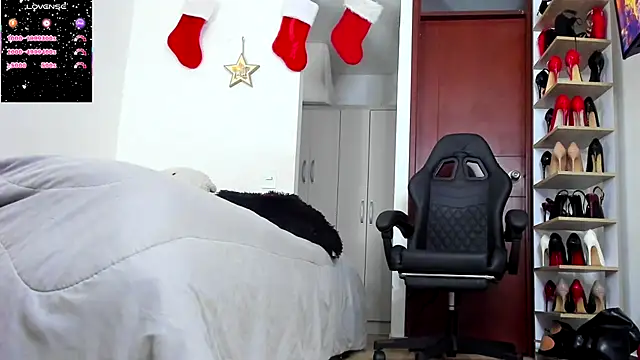 SophieBaker   online show from 12-21-25, 01:35