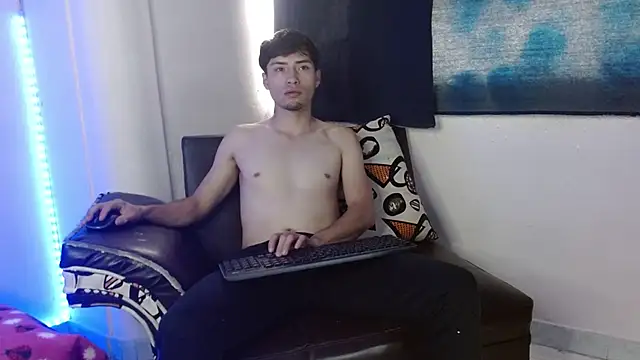 Snapshot of nolanjay_ chatting on 01-08-25, 03:39 nolanjay online show from 01-08-25, 03:39