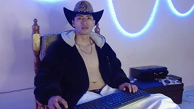 Snapshot of nolanjay_ chatting on 02-14-25, 03:47 nolanjay online show from 02-14-25, 03:47