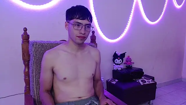 Snapshot of nolanjay_ chatting on 02-18-25, 03:32 nolanjay online show from 02-18-25, 03:32