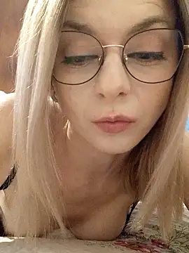 Butterfly Lily online show from 01-07-25, 01:24