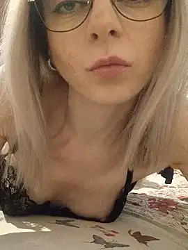 Butterfly Lily online show from 01-09-25, 01:13