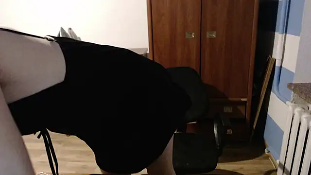 Butterfly Lily online show from 03-15-25, 04:10