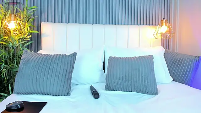 LinaGlam online show from 09-15-25, 10:54