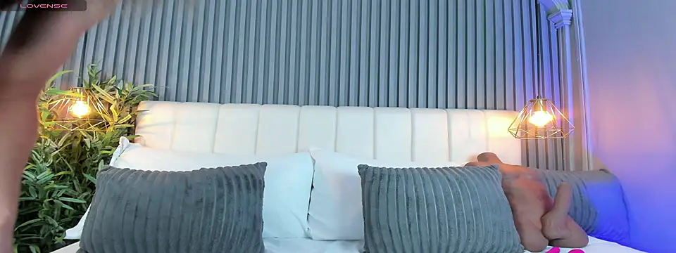 LinaGlam online show from 11-26-25, 05:14