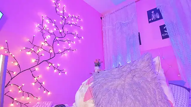 Snapshot of Dulce_Girl_ chatting on 03-06-25, 03:35 Dulce Girl  online show from 03-06-25, 03:35