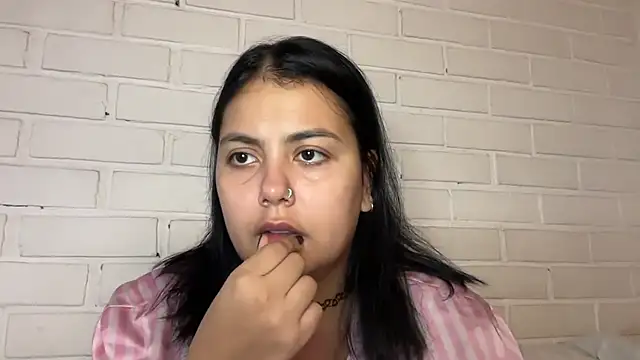 LisaTuspia online show from 10-28-25, 07:45