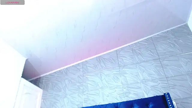 MeganCrouch online show from 12-17-24, 08:10