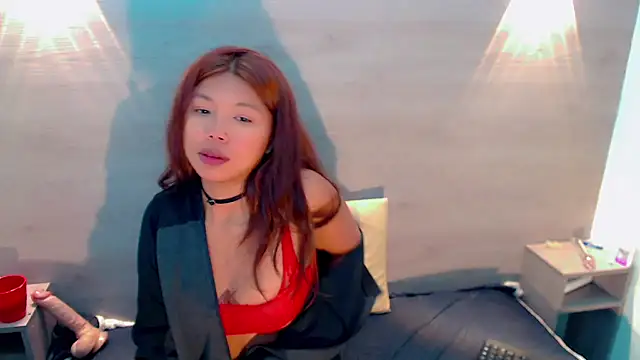 Snapshot of Isalombardi chatting on 02-17-25, 12:54 Isalombardi online show from 02-17-25, 12:54