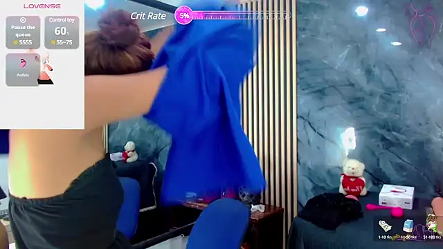 Snapshot of Isalombardi chatting on 03-13-25, 03:33 Isalombardi online show from 03-13-25, 03:33