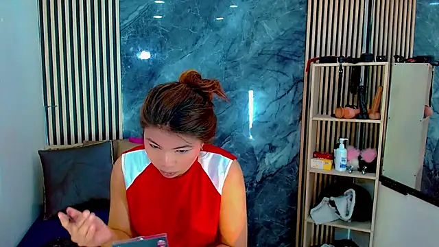 Snapshot of Isalombardi chatting on 11-11-25, 03:39 Isalombardi online show from 11-11-25, 03:39