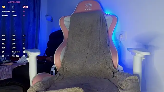 Snapshot of Fairy_Squirt chatting on 02-08-25, 08:09 Fairy Squirt online show from 02-08-25, 08:09