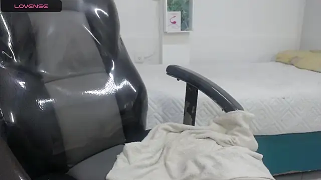 Snapshot of sexy_lady_0 chatting on 02-26-25, 11:37 sexy lady 0 online show from 02-26-25, 11:37