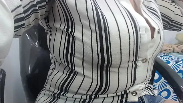 Snapshot of sexy_lady_0 chatting on 03-04-25, 08:05 sexy lady 0 online show from 03-04-25, 08:05