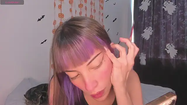 MiaGoth  online show from 10-22-25, 04:18