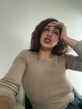 EmaSkyes online show from 10-03-25, 07:16