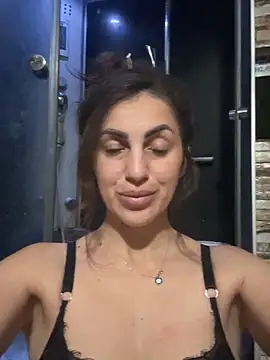 EmaSkyes online show from 11-18-25, 07:51