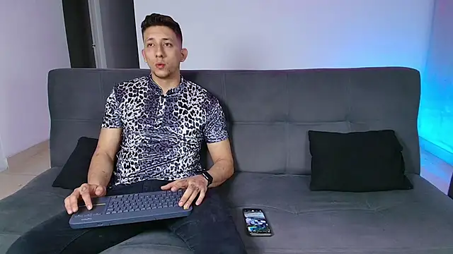 Maykol Victoriasr online show from 02-25-25, 04:14