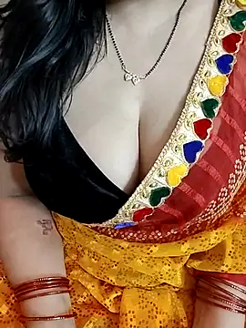 Snapshot of kaamuk_shweta chatting on 06-08-26, 01:28 kaamuk shweta online show from 06-08-26, 01:28