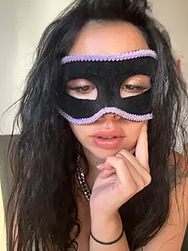 Snapshot of Sarettamiss chatting on 02-14-25, 05:14 Sarettamiss online show from 02-14-25, 05:14