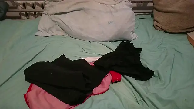 Snapshot of krissraw chatting on 03-20-25, 09:24 krissraw online show from 03-20-25, 09:24