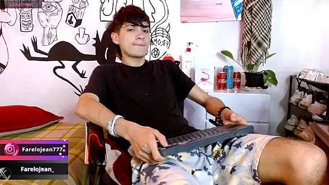 Snapshot of jeanfarelo chatting on 11-05-25, 09:15 jeanfarelo online show from 11-05-25, 09:15