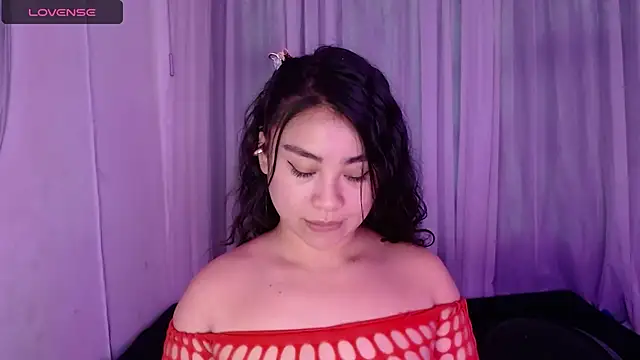 Snapshot of hinataleecs chatting on 11-19-25, 09:04 hinataleecs online show from 11-19-25, 09:04