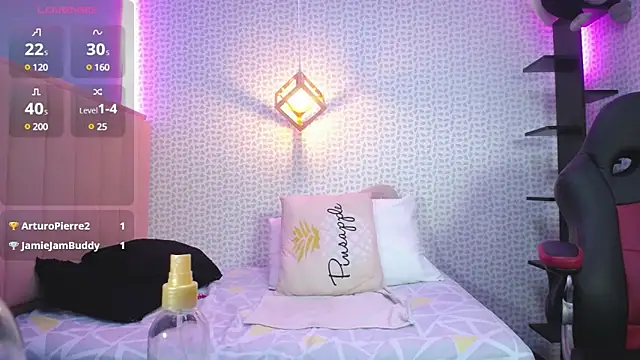 Snapshot of cassiehoward14 chatting on 02-11-25, 06:08 cassiehoward14 online show from 02-11-25, 06:08