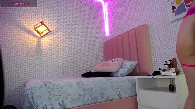 Snapshot of cassiehoward14 chatting on 03-19-25, 03:09 cassiehoward14 online show from 03-19-25, 03:09