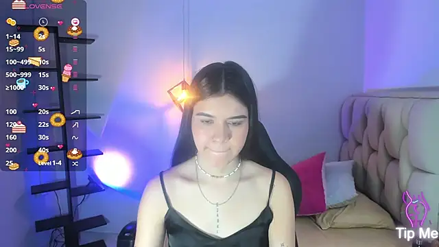 Snapshot of cassiehoward14 chatting on 09-17-25, 06:53 cassiehoward14 online show from 09-17-25, 06:53