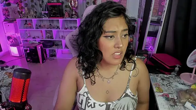 Snapshot of pawmistry chatting on 02-19-25, 03:28 pawmistry online show from 02-19-25, 03:28