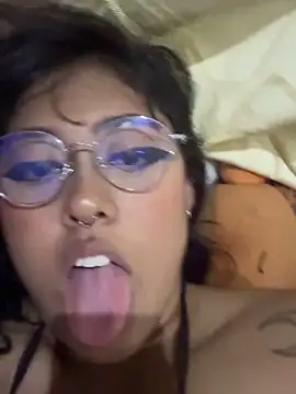 Snapshot of pawmistry chatting on 03-17-25, 12:08 pawmistry online show from 03-17-25, 12:08