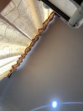 Snapshot of pawmistry chatting on 10-02-25, 07:32 pawmistry online show from 10-02-25, 07:32