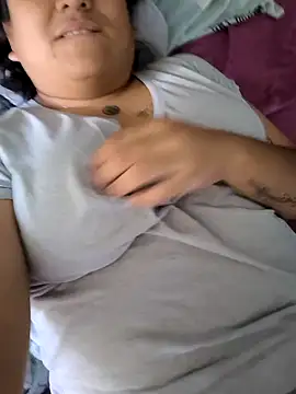 EmpaticBolillo online show from 11-21-25, 04:38