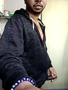 Snapshot of Mmm992170 chatting on 11-22-25, 04:44 Mmm992170 online show from 11-22-25, 04:44