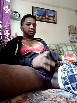 Snapshot of Mmm992170 chatting on 12-18-25, 04:40 Mmm992170 online show from 12-18-25, 04:40