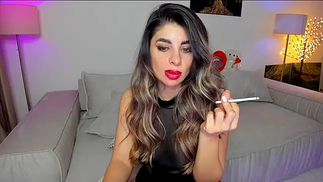 Snapshot of Queenofyouredreams chatting on 03-17-25, 03:36 Queenofyouredreams online show from 03-17-25, 03:36