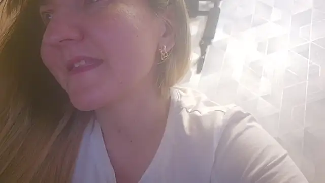 Snapshot of EstrellaWalters chatting on 04-26-26, 03:21 EstrellaWalters online show from 04-26-26, 03:21