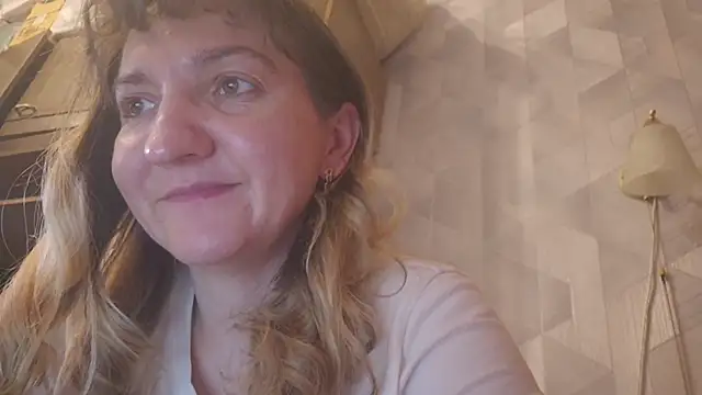 Snapshot of EstrellaWalters chatting on 04-28-26, 10:09 EstrellaWalters online show from 04-28-26, 10:09