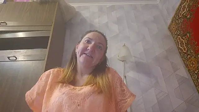 Snapshot of EstrellaWalters chatting on 05-16-26, 08:55 EstrellaWalters online show from 05-16-26, 08:55