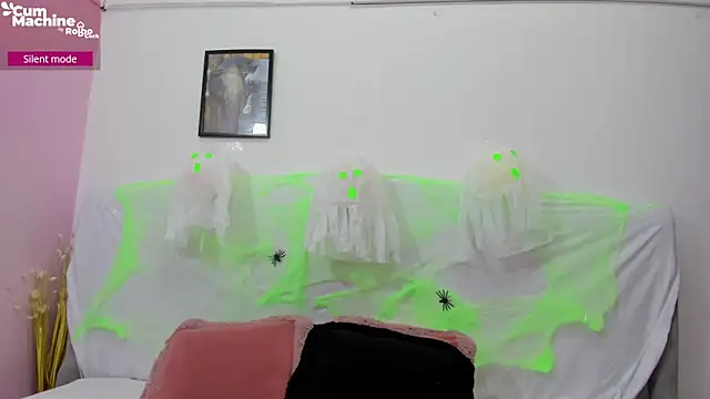 Valesskahall online show from 10-31-25, 01:01