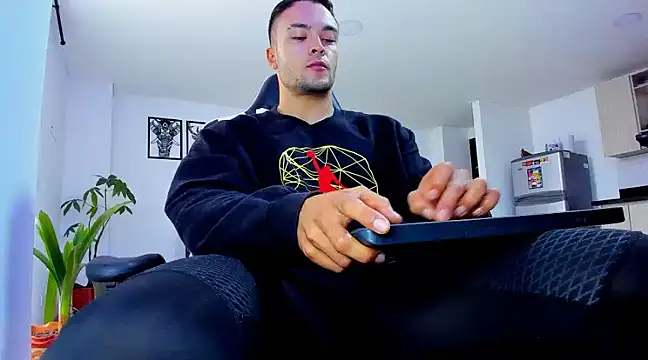 alexander collin02 online show from 02-21-25, 01:00