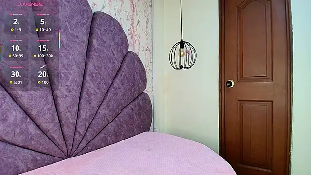 Snapshot of _alaia_collway_ chatting on 04-30-26, 12:11 alaia collway online show from 04-30-26, 12:11